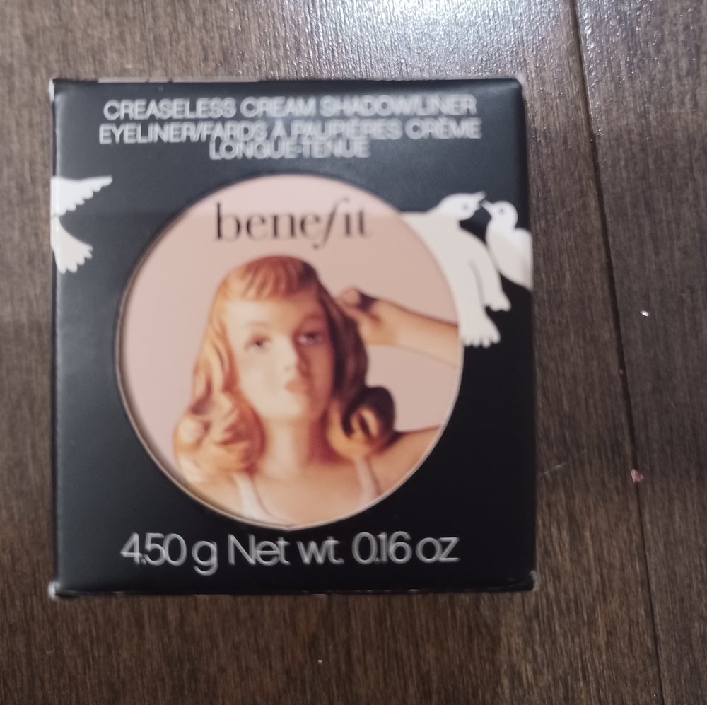 BENEFIT Shadow